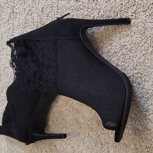 Mesh lace peep toe booties